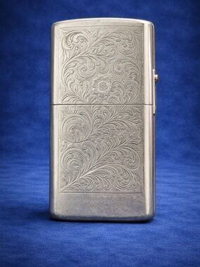 Vintage Engraved Silver-Tone Metal cigarette holder